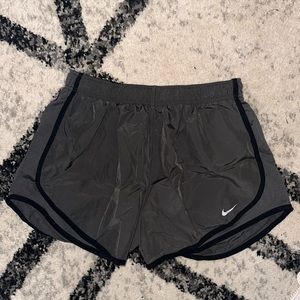 Nike Shorts L